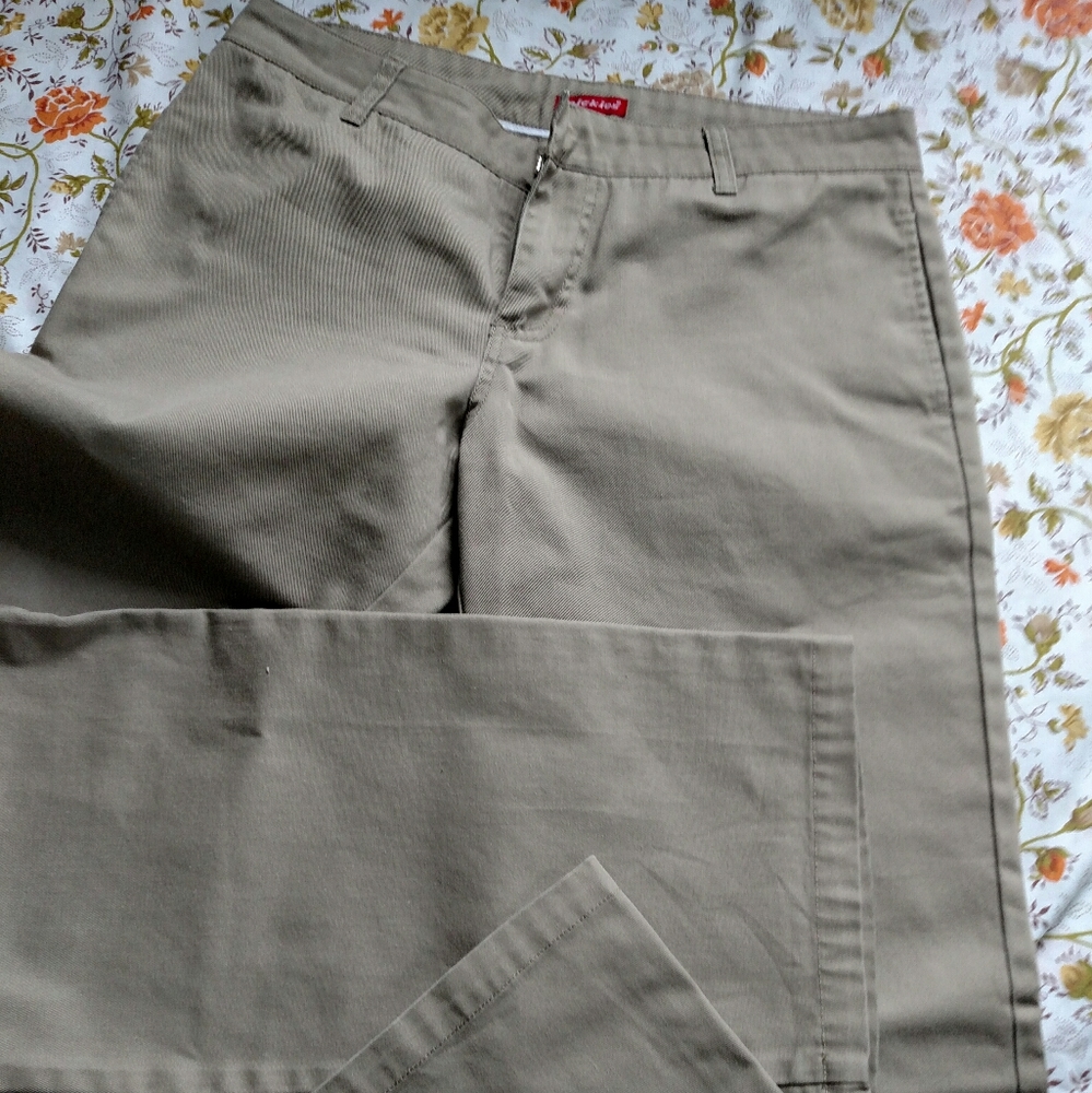 Dickies Size 9 khakis